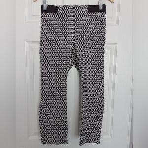 Jules & Leopold Black and White Patterned Capris Pants